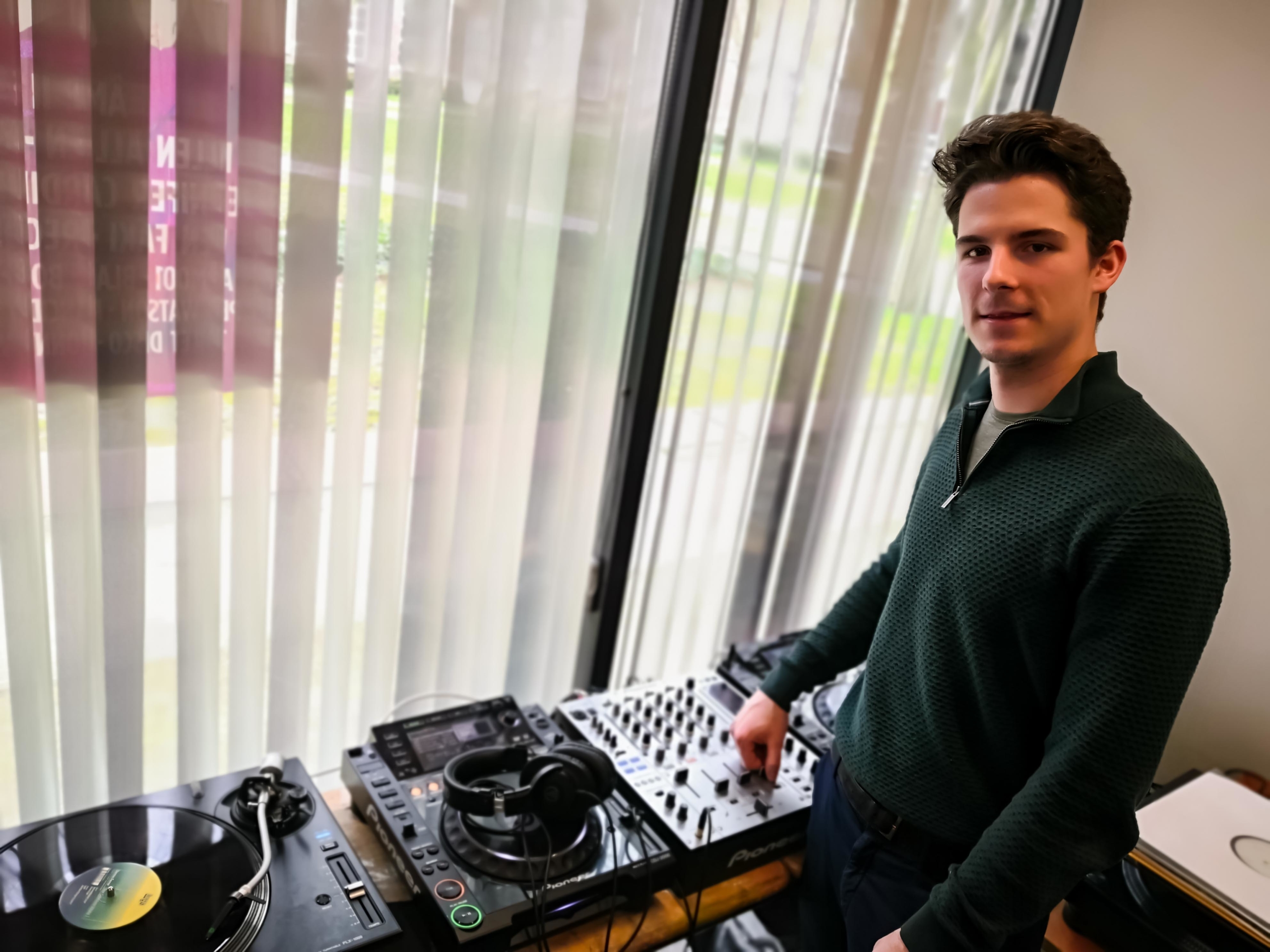 Test : Formation DJ débutant, apprendre les bases du mix en seulement 4