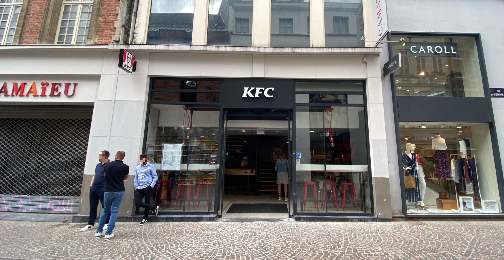 Le nouveau KFC a ouvert rue de Béthune - 26/07/2022 - Vozer