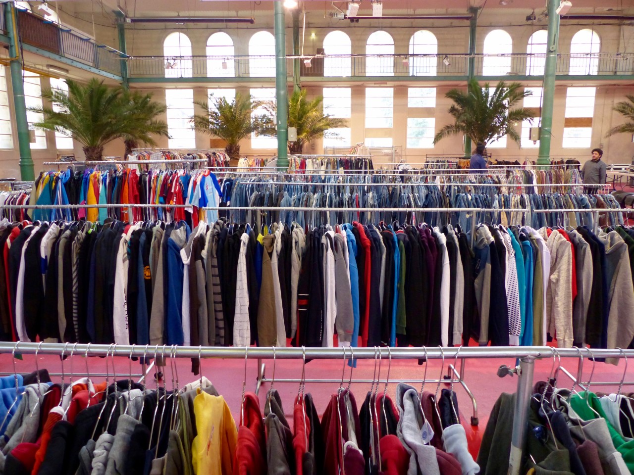 Ce weekend, Funny Vintage organise une nouvelle grosse vente de fripes