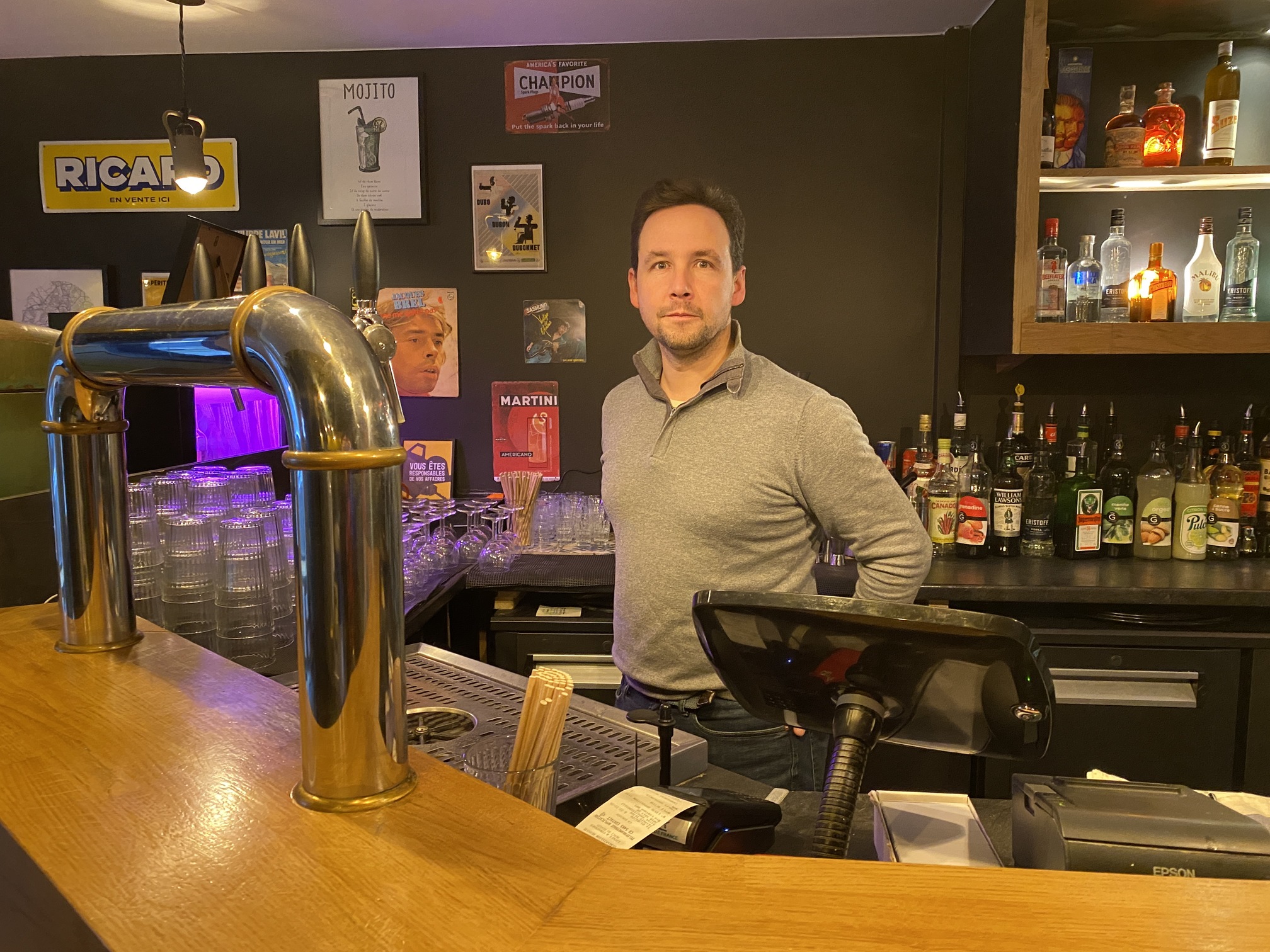 Monsieur le Zinc, le bar de Solfé' où vous êtes votre propre barman