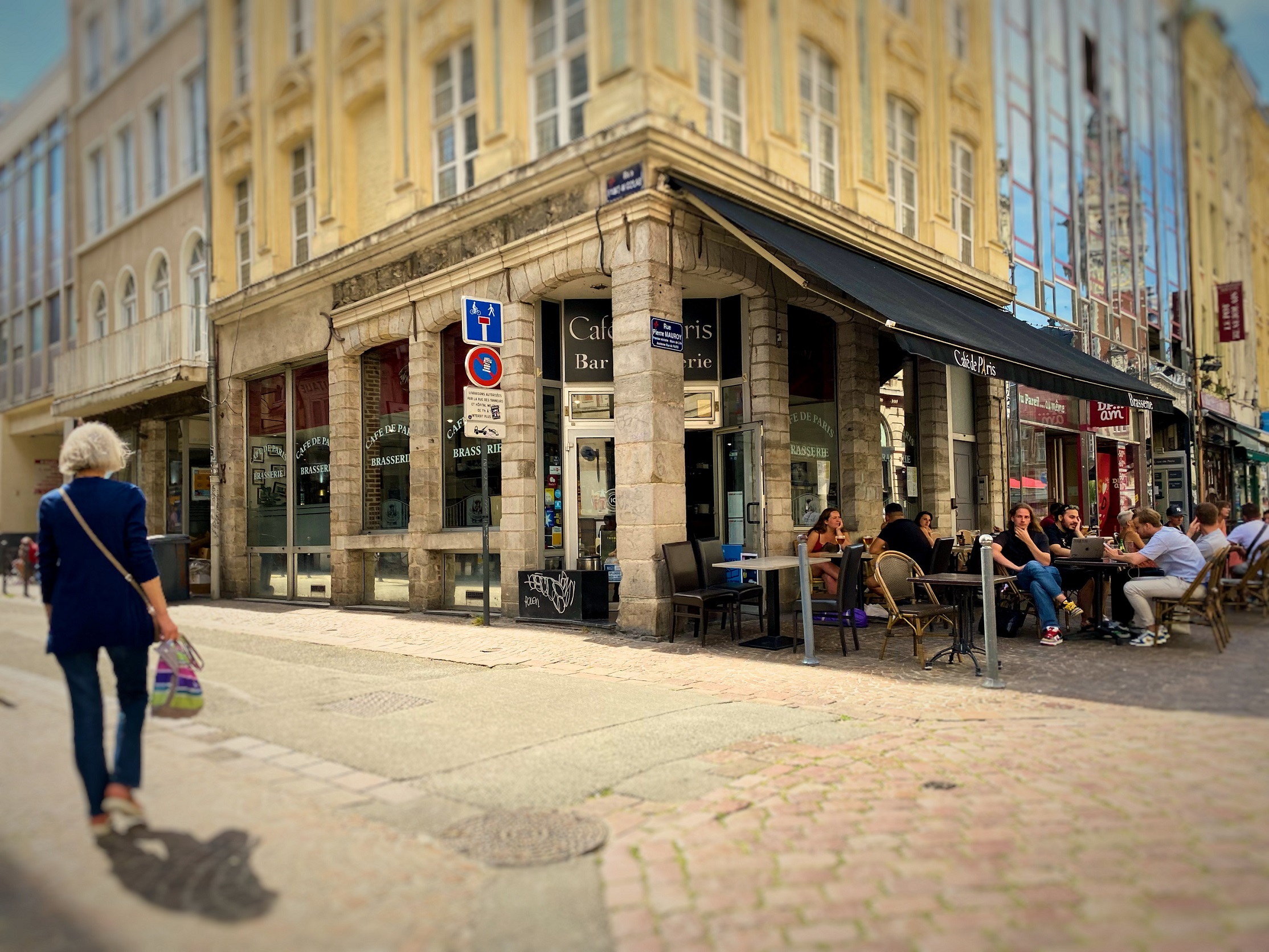 Rue PierreMauroy, un Café Joyeux va prendre la place du Café de Paris Rue PierreMauroy, un Café Joyeux va prendre la place du Café de Paris